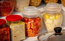 4 loại gia vị mở nắp phải cất ngay vào tủ lạnh, nếu không thứ gia đình bạn ăn vào toàn nấm mốc và "mầm bệnh"