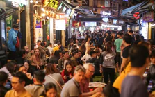 Hà Nội rà soát thí điểm tổ hợp vui chơi, giải trí 24/7: Cú hích cho 'kinh tế đêm'