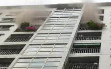 Cháy chung cư ở Hà Nội lúc rạng sáng
