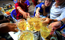Từ 15/10, nhiều người Việt Nam không được uống rượu, bia, đồ uống có cồn trong giờ nghỉ trưa ngày làm việc