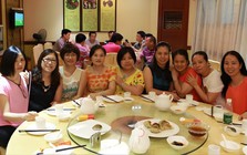 Vì sao ngày càng nhiều người đi họp lớp nhưng không muốn cho bạn bè vay tiền?