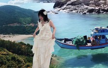 Phát hiện nơi đón ánh nắng đầu tiên của Việt Nam: Đi bộ hơn 11km mới tới được, nước đến nỗi bóng tàu in rõ dưới nền cát