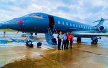 Đúng 3 ngày trước, xuất hiện một máy bay phản lực thương gia đặc biệt, dài hơn 30 m, sải cánh 28,7 m cất cánh từ sân bay Tuy Hòa
