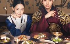 Với người Hàn Quốc, nhấc bát lên khỏi mặt bàn ăn là 'tướng bần hàn'