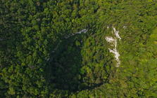 Từ một vùng tối trên Google Earth, phát hiện hố sụt khổng lồ sâu 120 m chưa từng thấy trong Vườn Quốc gia ở Việt Nam: Chuyên gia nhận định ngay 1 điều