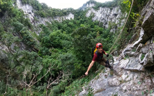 Từ vùng tối trên Google Earth, phát hiện hố sụt khổng lồ sâu 120 m chưa từng thấy trong Phong Nha - Kẻ Bàng: Chuyên gia nhận định ngay 1 điều