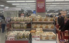 Bất ngờ phát hiện quầy hàng Việt giữa Lotte Mall lớn nhất Hàn Quốc