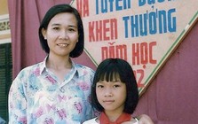 Bức ảnh bé gái nhận thưởng Học sinh giỏi khiến cư dân mạng ồ ạt bình luận: "Em này lớn lên kiểu gì cũng thành người nổi tiếng!"