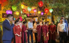 Thủ tướng Ba Lan thưởng thức rau muống xào tỏi tại Hà Nội: Vì sao nhiều khách quốc tế thích món ăn này?