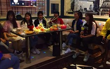 Họp lớp hết 135 triệu đồng, lớp trưởng kiểm tra camera xong thì lặng lẽ rời nhóm chat