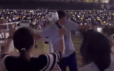 HLV Kim Sang-sik nhảy hip-hop ở concert BIGBANG