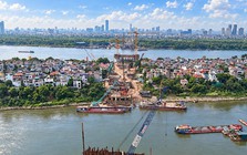 Bảy cầu vượt sông Hồng và những chuyển động trên công trường