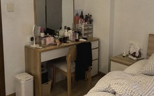 Tại sao ngày càng nhiều gia đình không đặt bàn trang điểm riêng trong phòng ngủ? 2 cách làm mới vừa có chỗ làm đẹp, vừa đỡ chật nhà