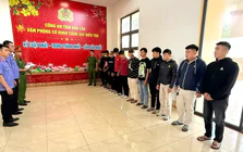 13 đối tượng mang hung khí, rượt đuổi đánh nhau trên đường phố