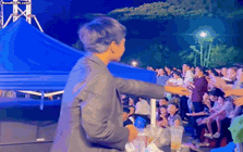 Nam diễn viên vừa được Cục Truyền thông Công an nhân dân trao giấy khen, đổi đời vẫn bán bánh tráng ở Nha Trang