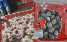 Phát hiện "chiêu trò" biến 30 tấn cổ và xương gà mỗi ngày thành xúc xích, bò viên, sủi cảo