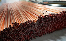 Không phải vàng bạc, một kim loại từng được đúc thỏi bán ở Việt Nam đang 'cháy hàng' trên mọi mặt trận 