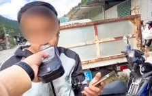 Tài xế xe máy ‘phồng mồm’ né kiểm tra nồng độ cồn ở Lào Cai
