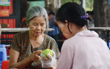 Lời khuyên cho người trung niên gặp 'may mắn hiếm có' như NSND Minh Vương