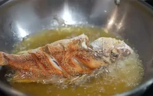 Đây là cách rán cá đơn giản, vàng giòn như nhà hàng, hạn chế mất dinh dưỡng