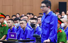 Chủ tọa đặt câu hỏi khiến mẹ siêu lừa Mr Pips lúng túng, bị hại đồng loạt vỗ tay