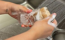 6 thói quen rửa bát tưởng bình thường nhưng càng rửa càng bẩn, dễ "nuôi độc tố" ung thư