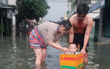 Mưa không kéo dài, nhiều tuyến đường ở TPHCM vẫn ngập sâu