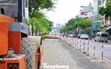 Hà Nội: Xén dải phân cách, mở rộng tuyến đường 'đắt nhất hành tinh'