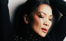 Nữ ca sĩ SN 1978 lấy chồng 2 quyền lực nói thẳng về việc "ăn mày dĩ vãng"