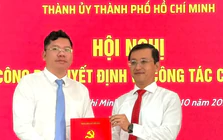 Trao quyết định  của Ban Thường vụ Thành ủy TPHCM về công tác cán bộ