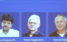 Ba nhà khoa học giành giải Nobel Y học 2026 nhờ ‘công tắc’ ánh sáng
