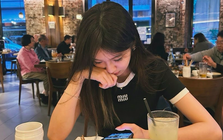 Phản ứng của người tinh tế khi người khác đang kể chuyện nhưng điện thoại liên tục rung