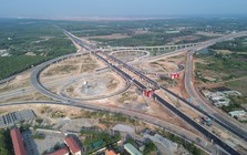 Cao tốc hơn 6.000 tỷ vừa đưa vào khai thác đã lún, nứt mặt đường, nhà thầu lập tức vào cuộc
