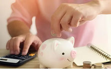 Nên trả hết nợ hay tiếp tục gửi tiết kiệm khi đang có tiền nhàn rỗi?
