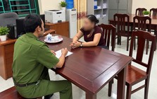 Cặp đôi mang sổ đỏ đến giao dịch bán đất giá 2,5 tỷ đồng tại cửa hàng vàng bạc, Công an lập tức có mặt ngăn chặn giao nhận tiền