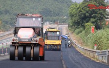 1.800 máy móc thiết bị tăng tốc trên cao tốc Nội Bài - Lào Cai