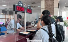 Khổ sở trong vai giám đốc, cú sốc 'tuýt còi' xuất cảnh