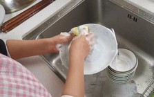 3 người một nhà lần lượt phát hiện ung thư tuyến giáp chỉ vì hay quên 1 điều mỗi khi rửa bát!