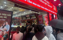 Quyết rút sổ tiết kiệm 800 triệu trước hạn để "bắt đáy" vàng khi giá đột ngột rớt mạnh, nhưng... "đời không như là mơ"