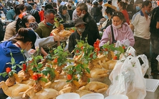 "Mua gà từ nông dân để bán cúng thắp hương ngày rằm, mùng 1 và Tất niên có cần phải ghi chép, kê khai hay không?" - Cục Thuế trả lời