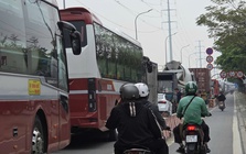 VIDEO: Ô tô bị "níu chân" ở cửa ngõ cao tốc TPHCM – Long Thành – Dầu Giây