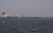 Bị Mỹ và châu Âu kiểm tra gắt gao, hơn 120 tàu chở dầu ‘quay xe’ chuyển sang treo cờ Nga