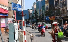 Hà Nội cấm xe taxi, xe hợp đồng dưới 8 chỗ vào phố Khâm Thiên giờ cao điểm