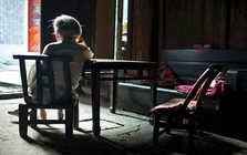 75 tuổi, cụ ông mang 700 triệu tiền chữa bệnh của vợ đi đầu tư lấy lãi cao rồi mất sạch: Đời người phải nhớ giữ tiền ở 3 nơi