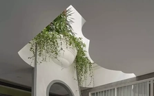 Thiết kế giếng trời ấn tượng như một dải lụa mềm