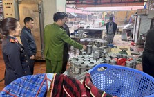 Khởi tố bà chủ Đỗ Thị Huyền SN 1970 và con trai