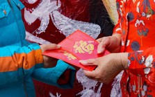 Có nên dùng tiền lì xì để đầu tư cho con? Bài toán 10 năm nhiều gia đình chưa tính kỹ