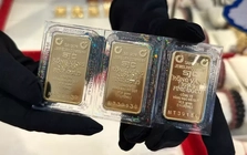 Thấy gì về giá vàng bạc thời gian qua?