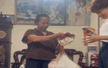 Bà ngoại lì xì cho mỗi cháu một bọc tiền to ở Bắc Ninh: Hé lộ ý nghĩa đặc biệt