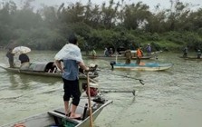 Chùm ảnh hiện trường vụ lật đò chở 7 người một gia đình ngày mùng 3 Tết: 4 nạn nhân chết và mất tích, bé 3 tuổi không qua khỏi